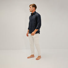Carica l&#39;immagine nel visualizzatore di Gallery, Camicia in lino blu scuro regular collo classico 4551
