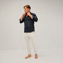 Carica l&#39;immagine nel visualizzatore di Gallery, Camicia in lino blu scuro regular collo classico 4551
