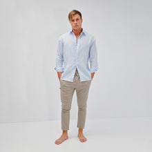 Carica l&#39;immagine nel visualizzatore di Gallery, Camicia in lino azzurra regular collo classico 4550

