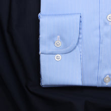 Carica l&#39;immagine nel visualizzatore di Gallery, Camicia Atelier azzurra a righe bianche 4096
