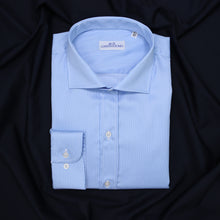 Carica l&#39;immagine nel visualizzatore di Gallery, Camicia Atelier azzurra a righe bianche 4096
