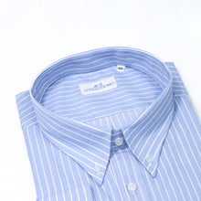 Carica l&#39;immagine nel visualizzatore di Gallery, 2023 Camicia blu calibrata collo bottondown con taschino 4430
