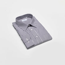 Carica l&#39;immagine nel visualizzatore di Gallery, Camicia blu regular collo classico con taschino 2685
