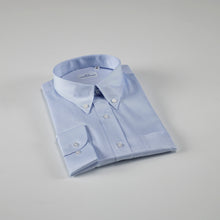 Carica l&#39;immagine nel visualizzatore di Gallery, Camicia azzurra regular collo button down con taschino 4039
