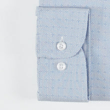 Carica l&#39;immagine nel visualizzatore di Gallery, Camicia azzurra regular collo classico con taschino 4050
