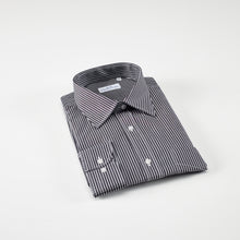 Carica l&#39;immagine nel visualizzatore di Gallery, Camicia nera regular collo classico con taschino 4053
