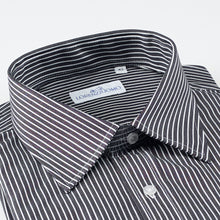 Carica l&#39;immagine nel visualizzatore di Gallery, Camicia nera regular collo classico con taschino 4053
