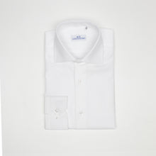 Carica l&#39;immagine nel visualizzatore di Gallery, Camicia bianca slim collo francese senza taschino 4062
