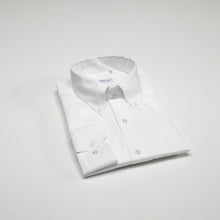 Carica l&#39;immagine nel visualizzatore di Gallery, Camicia bianca slim collo bottondown senza taschino 4073
