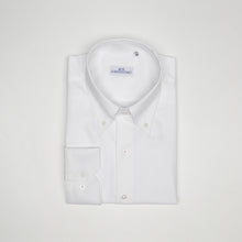 Carica l&#39;immagine nel visualizzatore di Gallery, Camicia bianca slim collo bottondown senza taschino 4073
